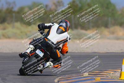 media/Sep-25-2023-Moto Forza (Mon) [[81ffa65e0a]]/B-C Group/Session 4 (Turn 2 Backside)/